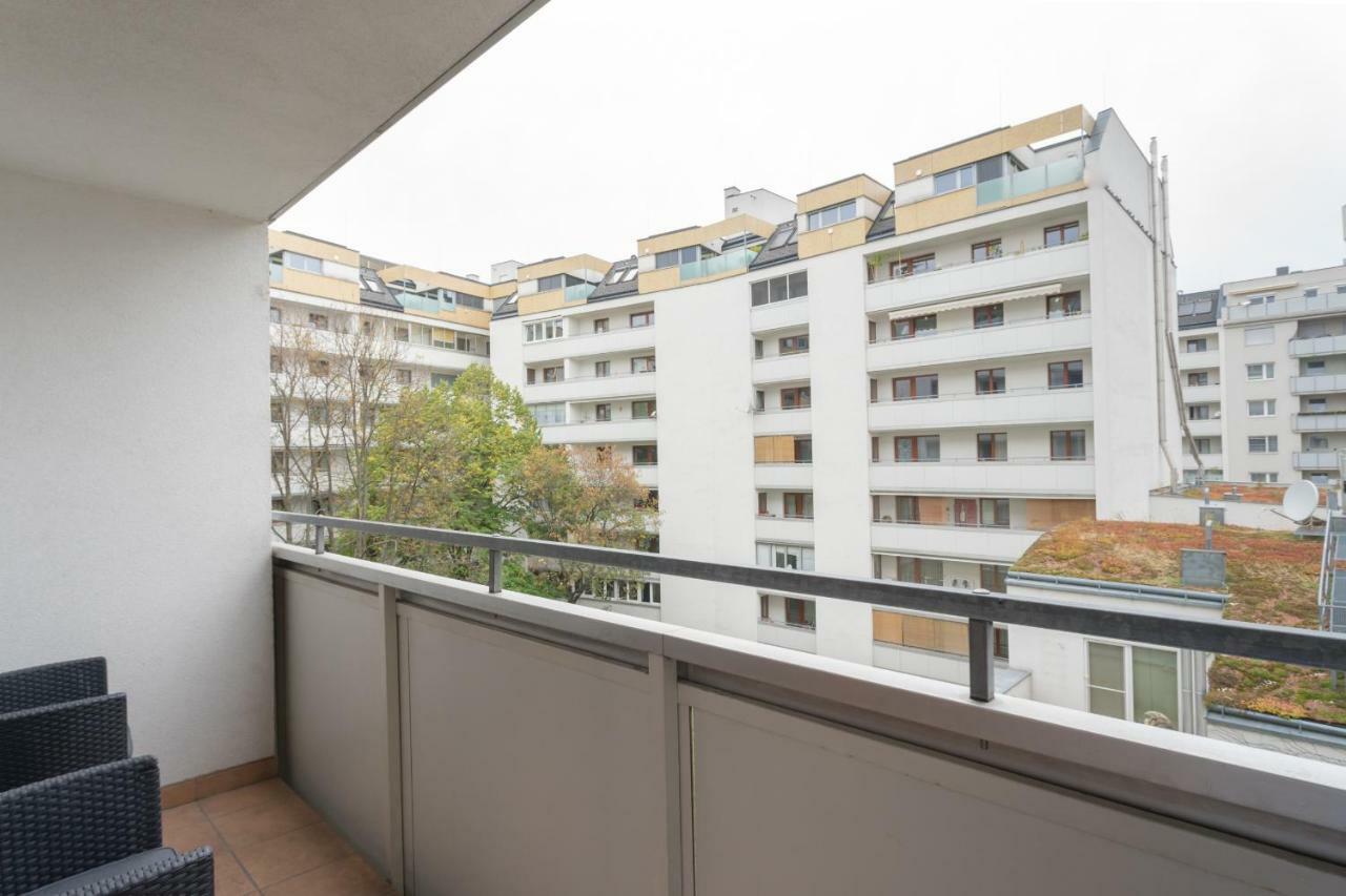 Appartement Spacious With Balcony à Vienne Extérieur photo